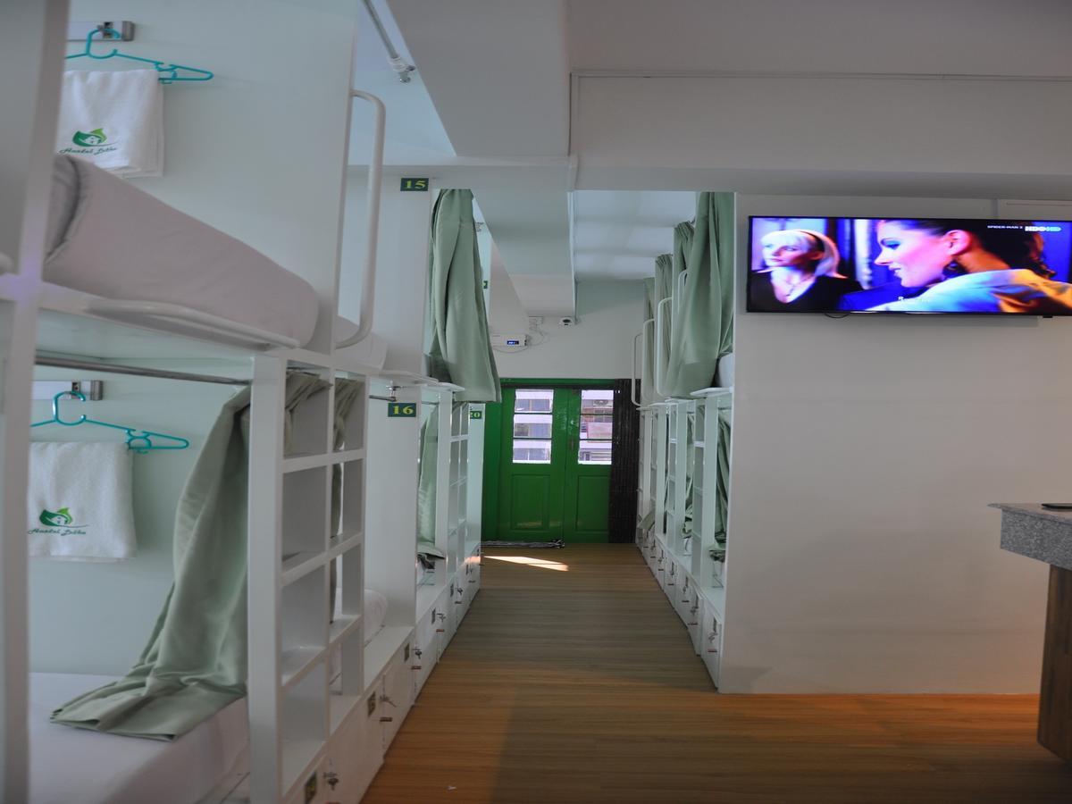 Hostel Latha Янгон Экстерьер фото