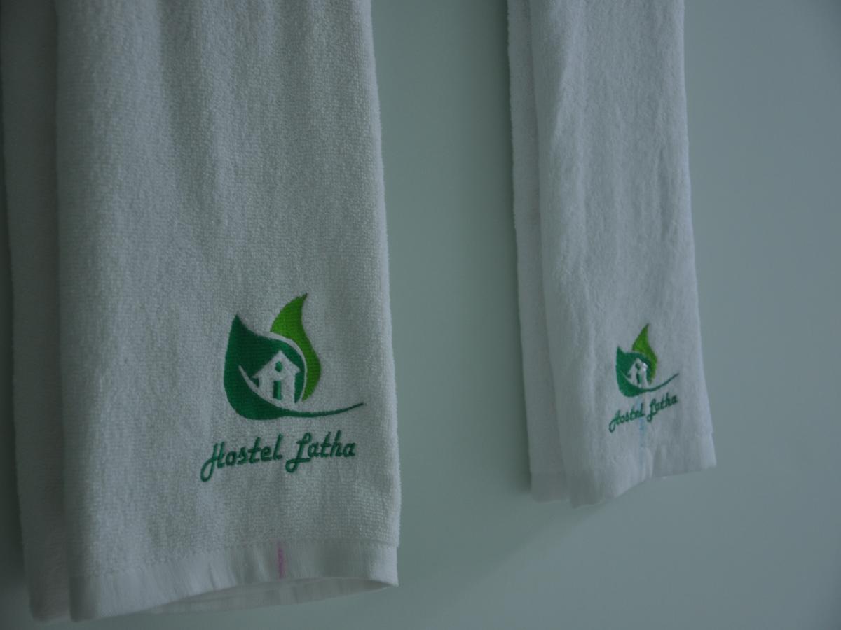 Hostel Latha Янгон Экстерьер фото