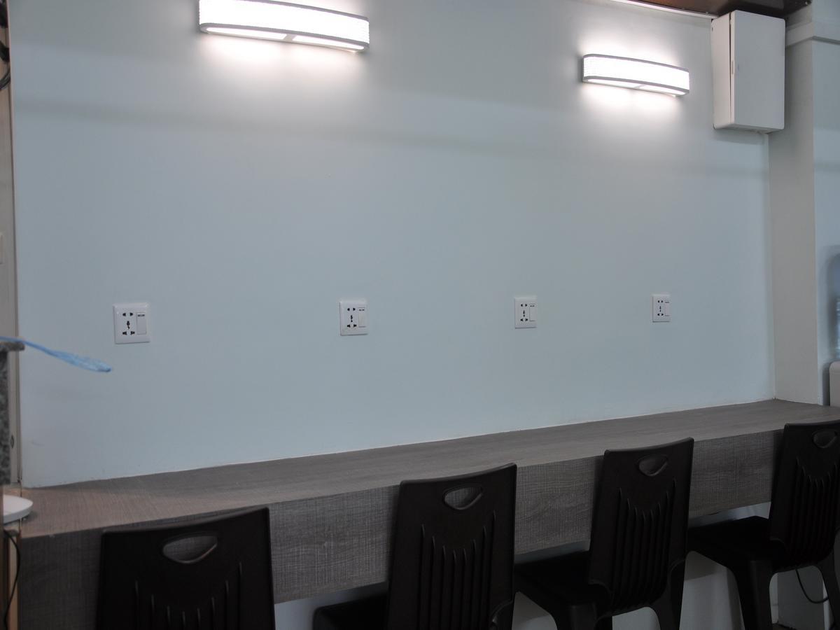Hostel Latha Янгон Экстерьер фото