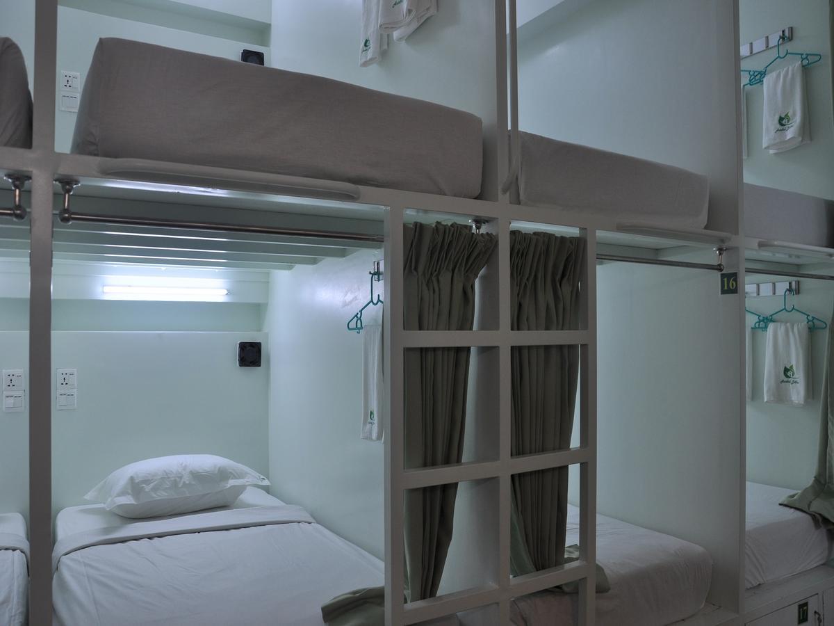 Hostel Latha Янгон Экстерьер фото