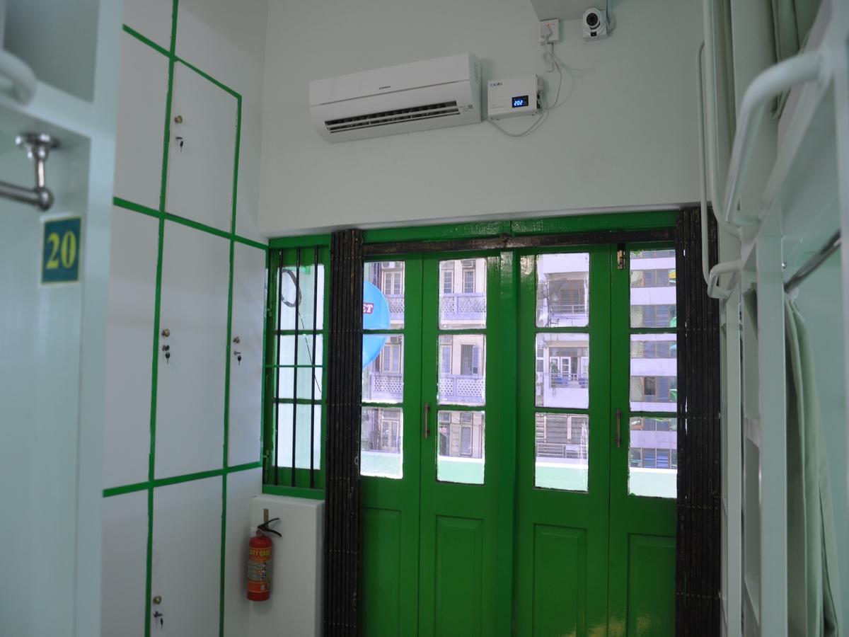 Hostel Latha Янгон Экстерьер фото