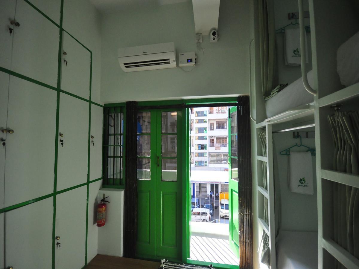 Hostel Latha Янгон Экстерьер фото