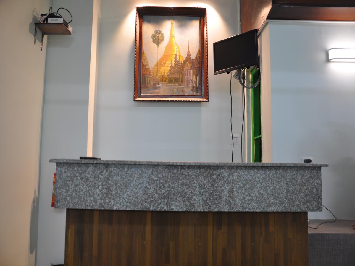 Hostel Latha Янгон Экстерьер фото